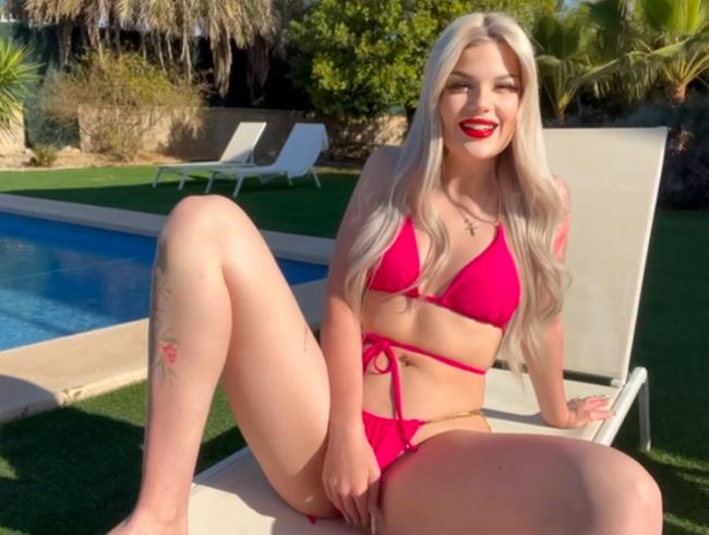 Bunny-Lou erlebt im Family Urlaub einen heftigen Orgasmus beim Outdoor Sex