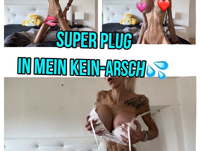 [Sexxy Angie] Großer Plug in meinem kleinen Arsch