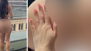 Ganz nackt auf einer Dachterrasse in Berlin... (Lia Fox)