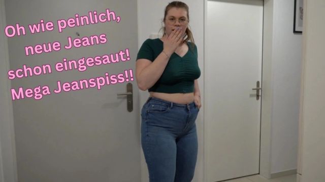 LinaLove pullert in ihre neue Jeans