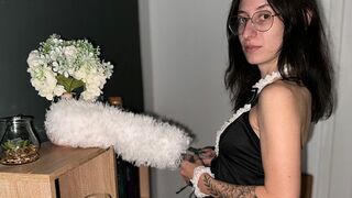 Zu frech? Emmasweetsugar bringt sich mit den Sextoys der Chefin zum Orgasmus