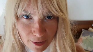 blondes_teen_girl lässt sich von Usern ohne Kondom ficken